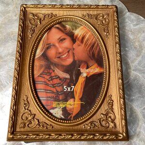 Vintage Intercraft Ornate Gold Tone Stand/Hang 5x7” Wooden Photo Frame NEW